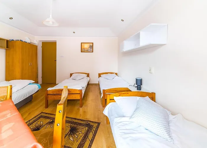 Δωμάτια σε οικογενειακή κατοικία Kajmak *