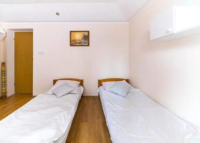 ホームステイ Kajmak